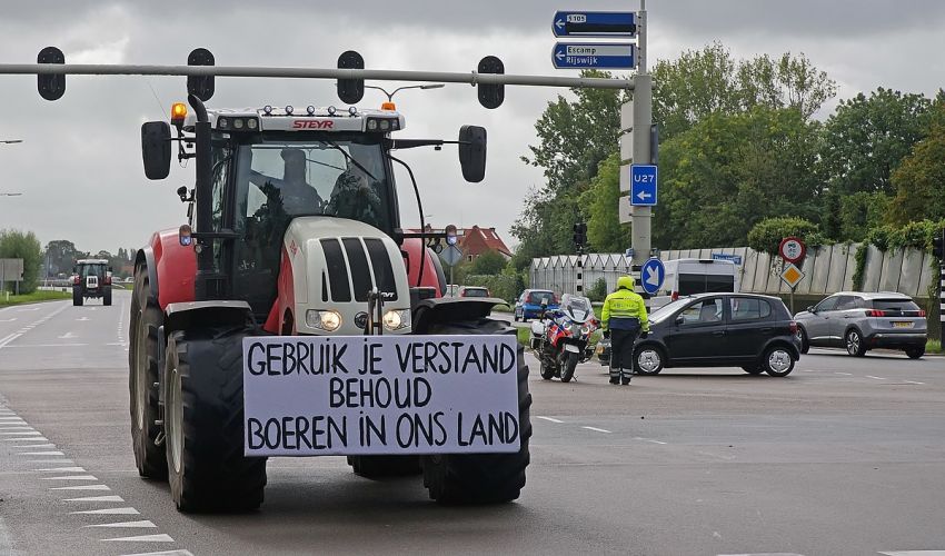 Boeren protesteren tegen stikstofplannen kabinet